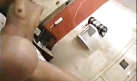 MILF فلیم سسکی سکسی داغ از سبک گلو عمیق و سبک سگ کوچولو را ترجیح می دهد